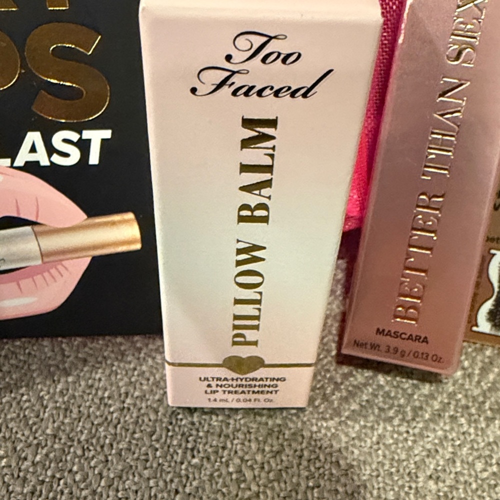 Too Faced Pink Beauty Essentials Set - Picture 3 of 6